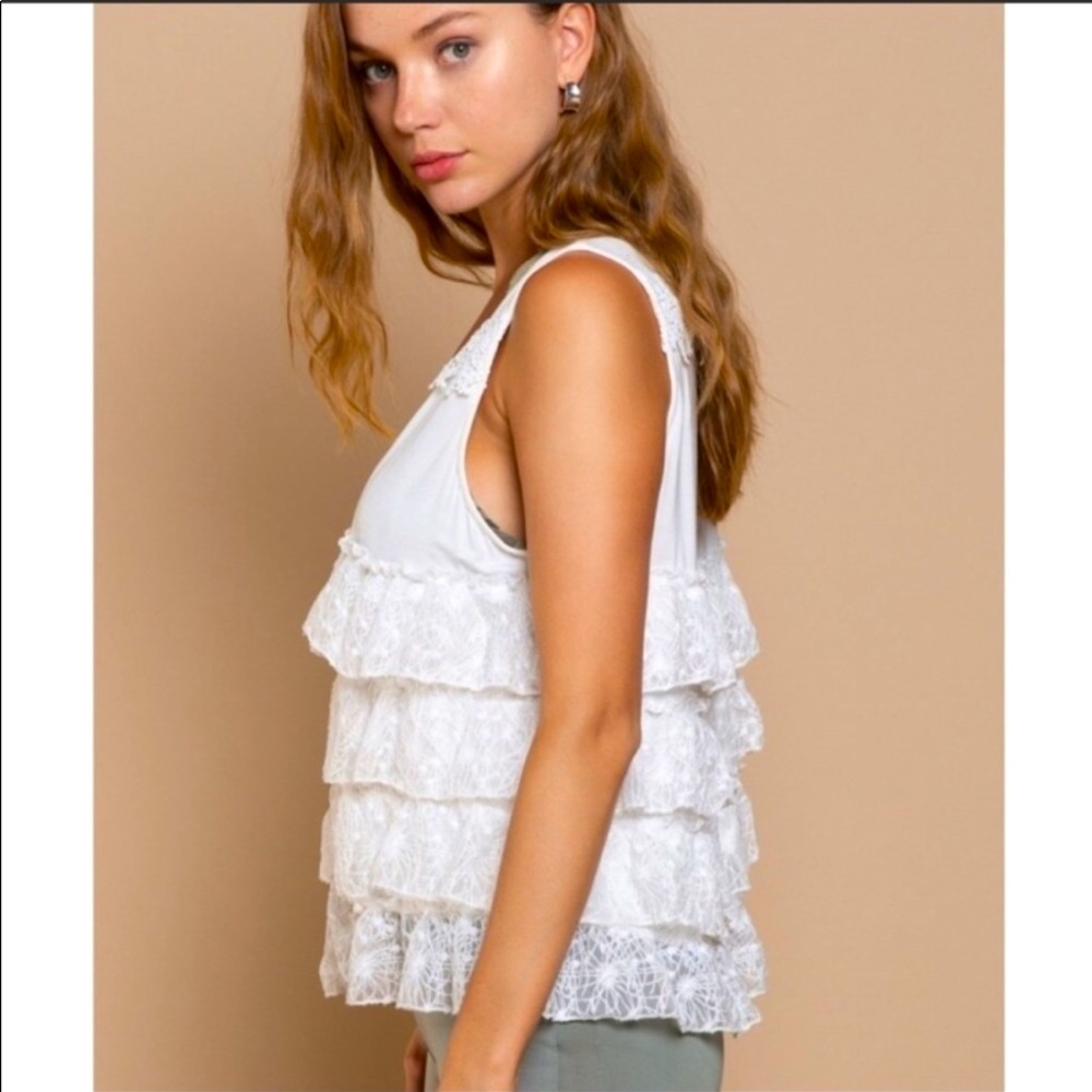 -POL White Layered Lace Ruffle Vest- - Picture 3 of 10